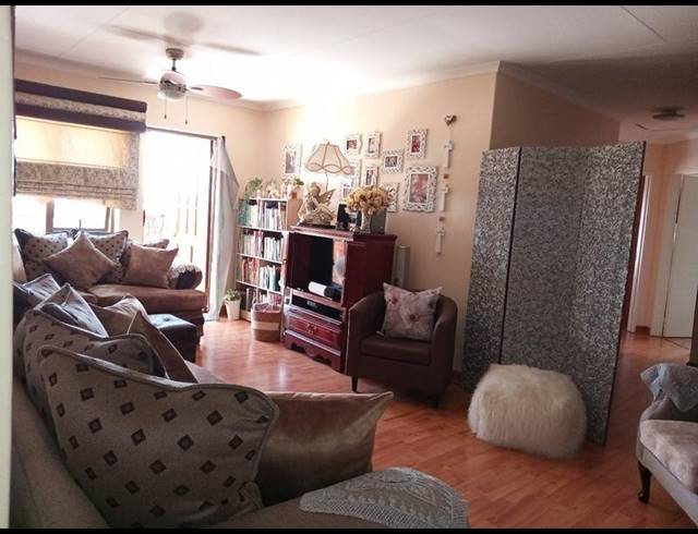 2 BEDROOM TOWNHOUSE FOR SALE IN RANDPOORT